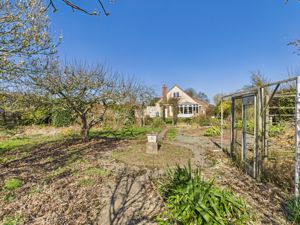 Full rear elevation- click for photo gallery